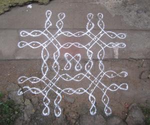 pulli kolam