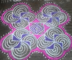 dotted padi kolam