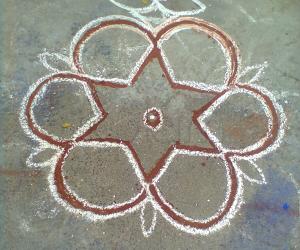 Free hand kavi kolam