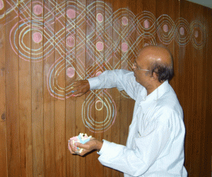 Kolam using pieces of chalk