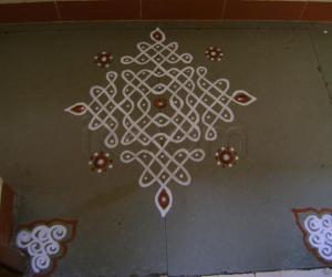 Small Chiku Kolam