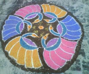 Rangoli: mayil kolam