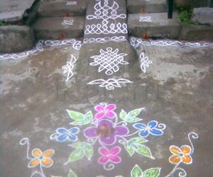 Rangoli: Flower rangoli (sharu)