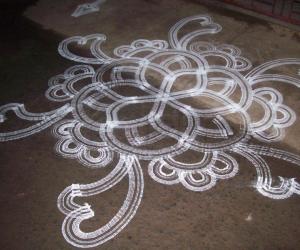 Kuzhal kolam