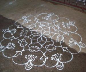 Free hand with chikku kolam