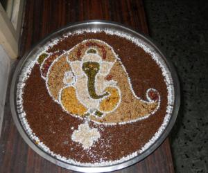 Rangoli: Navarathri 2010 - Sangu Pullaiyaar