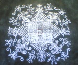 Rangoli: Saraswathi Vijayadasami Kanya Kolam