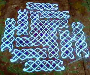 DOTTED KOLAM