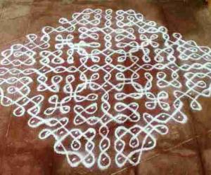 DOTTED KOLAM