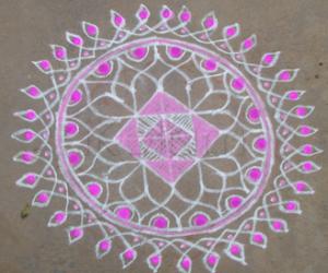 Free hand sikku kolam