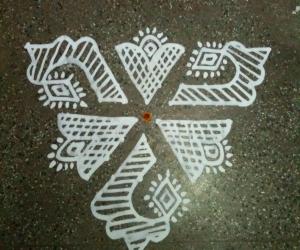 Rangoli: TRIANGLE KOLAM