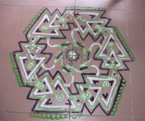 Rangoli: Triangles in Hexagon