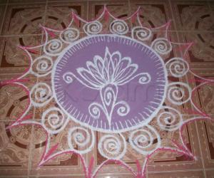 kolam with circle