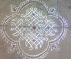 Rangoli: dotted kolam