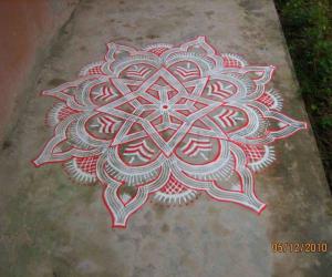 Kuzhal Kolam (inspired)