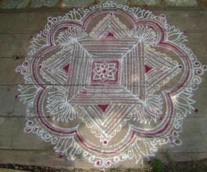 Maiden double strokes kolam