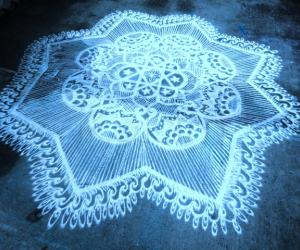 Strings kolam