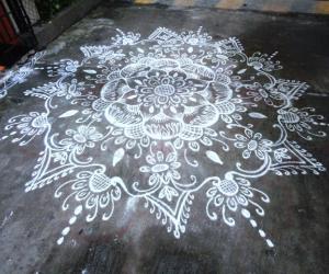 Free hand kolam