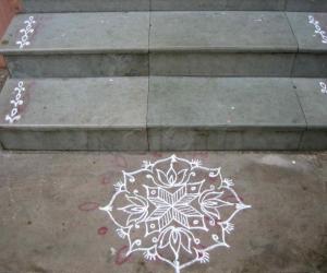 Regular kolam