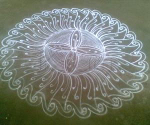 Rangoli: freehand kolam