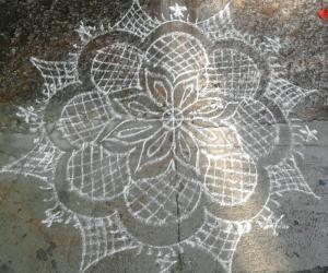 podikolam