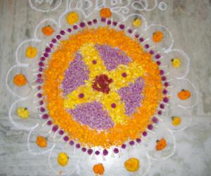 onam pookkolam