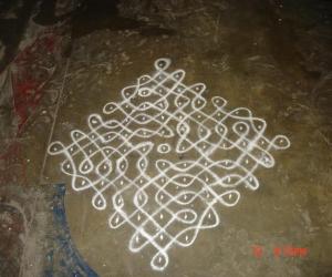 Rangoli: sikku kolam 4