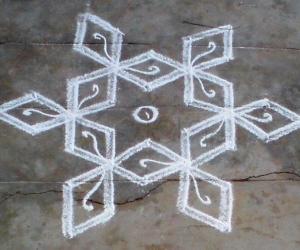 Rangoli: simple star kolam