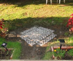 Rangoli: dotted sikku kolam