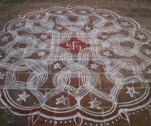 Rangoli: Spider web - maakolam