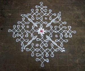 Rangoli: 15 x 1 Kolam no. 1