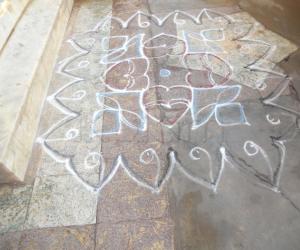 Rangoli: 9 dots 9