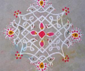 Rangoli: Bird Kolam