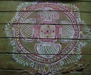 Rangoli: mixed padi kolam