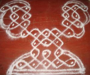 Rangoli: sandana kinnam