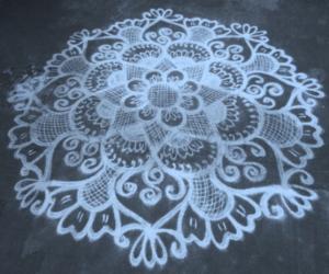 Free hand kolam