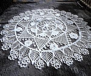 Free hand kolam