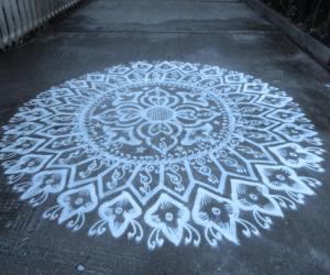 Free hand kolam