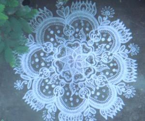 Free hand kolam