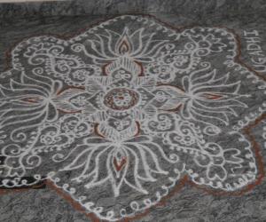 Dotted kolam