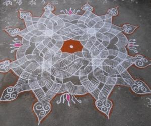 Kuzhal Kolam