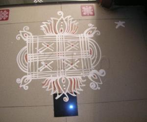 Rangoli: Friday kolam (Apartment)