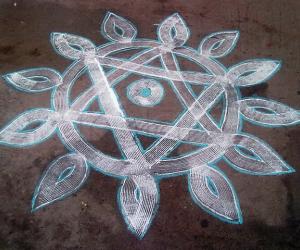 KUZHAL KOLAM