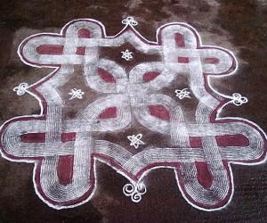 Rangoli: KUZHAL KOLAM