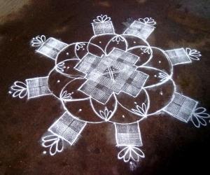 Kuzhal Kolam