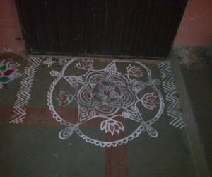 Rangoli: Simple kolam