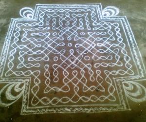 Rangoli: Copy cat kolam - Subashini