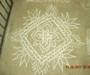 Free hand Kolam