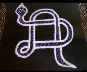 Rangoli: Snake Kolam