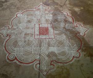 Aadi velli kolam